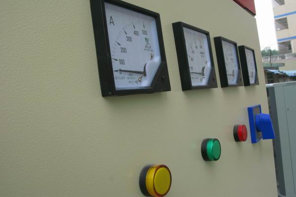 宏伟配电柜-3683讲讲配电柜注意事项